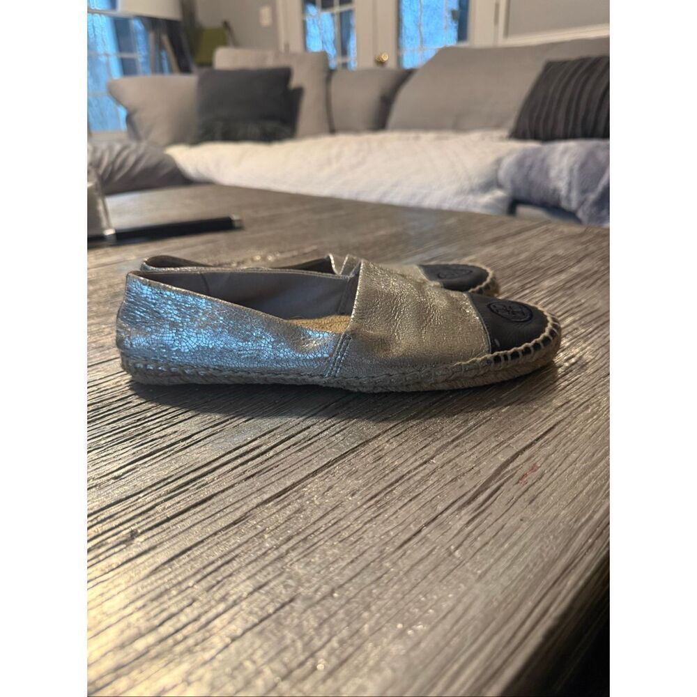 Tory Burch Silver Metallic Leather Cap Toe Espadrille Flats sz 7.5